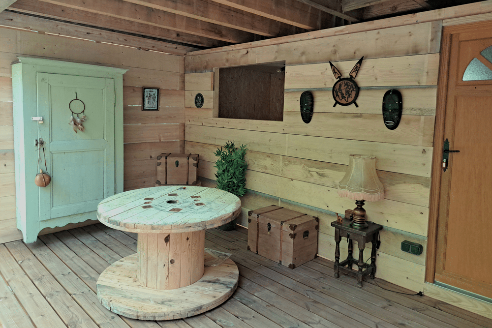 La-Cabane-aux-Enigmes-terrasse-2